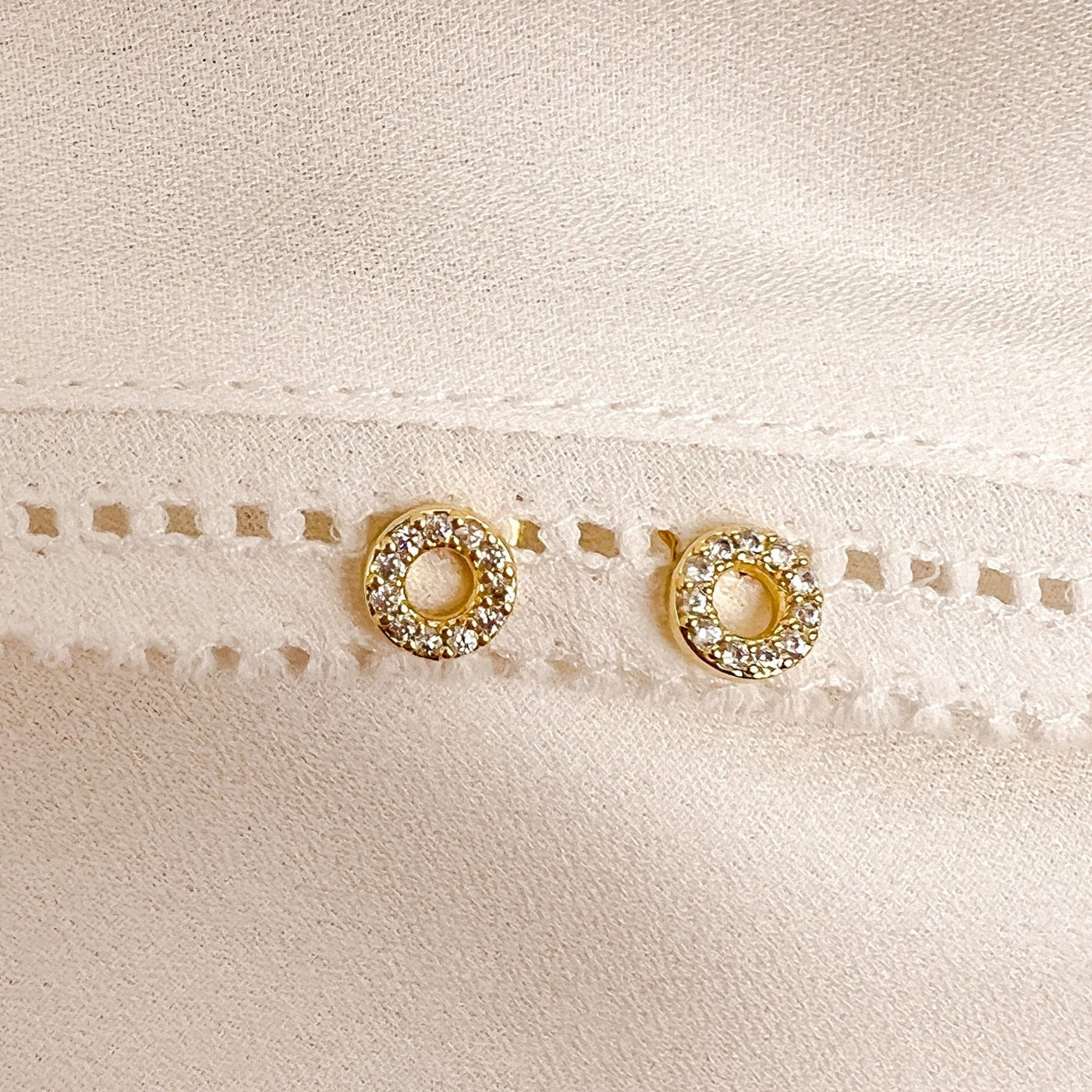 Halo Circle Cubic Zirconia Stud Earrings in Gold