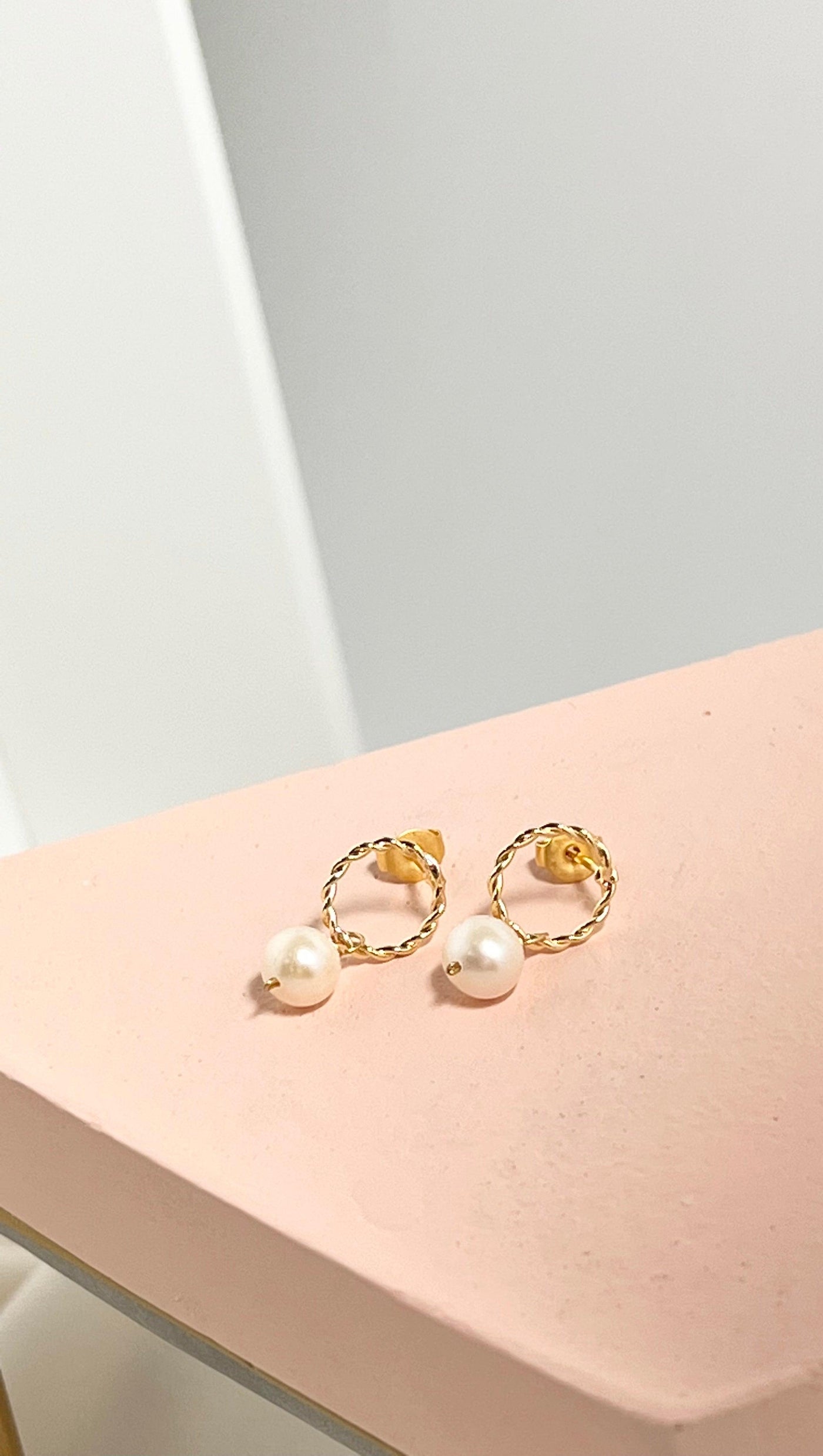 Freshwater Pearl Circle Stud Earrings