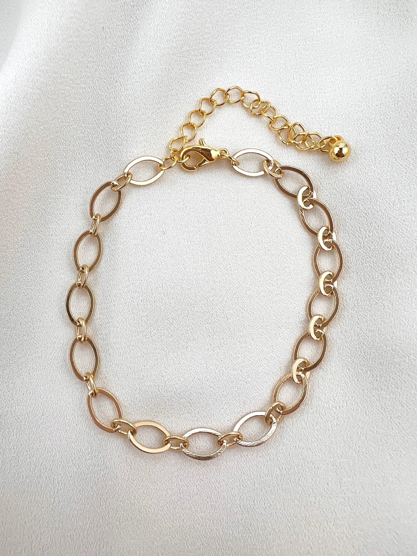 Gold Oval Link Chain Bracelet