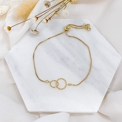 Gold Circle Link Adjustable Bolo Style Bracelet